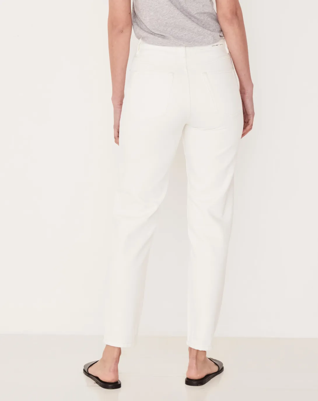 ASSEMBLY LABEL - HIGH WAIST RIGID JEAN OFF WHITE