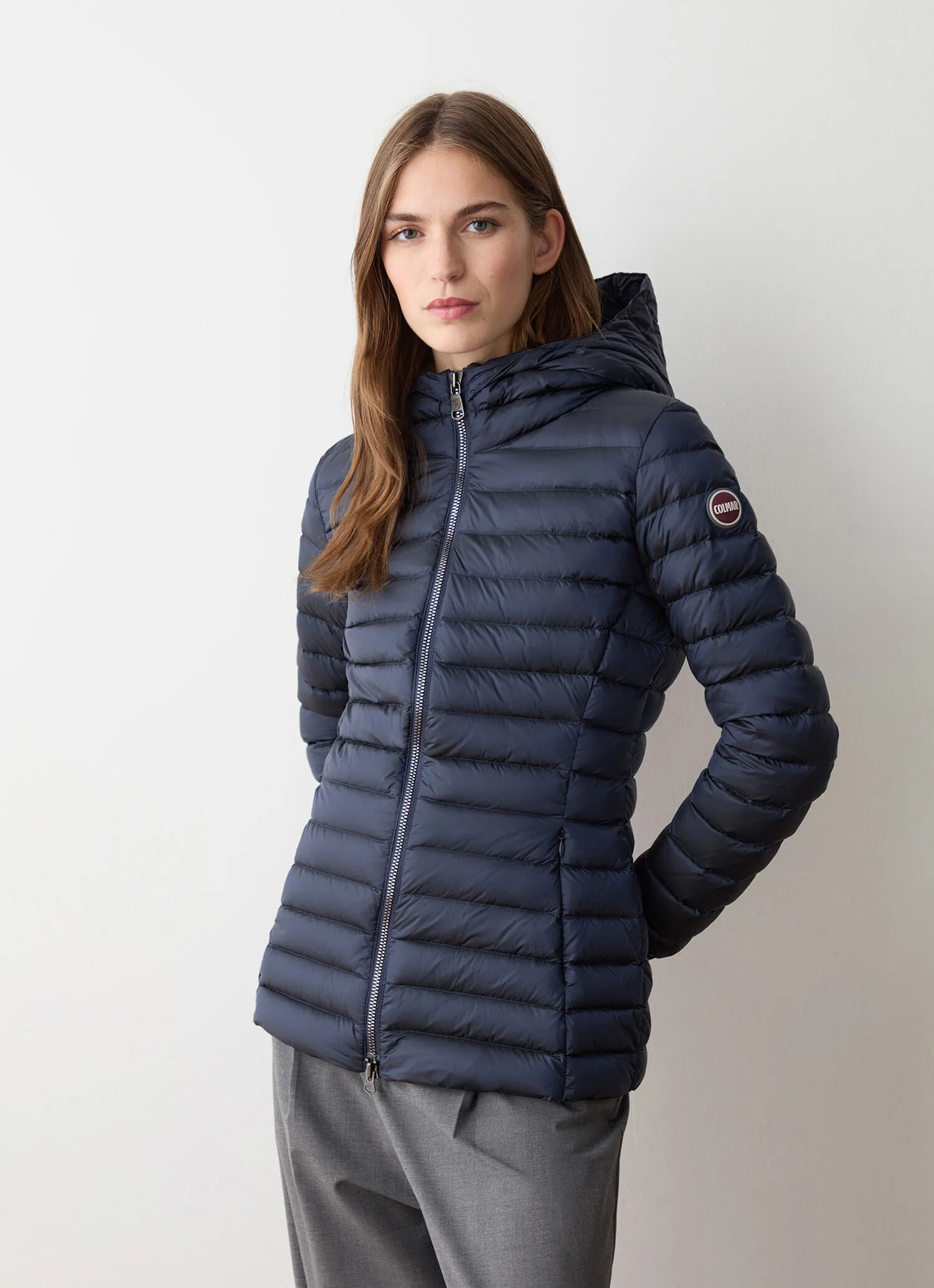 Fitted down jacket with hood-