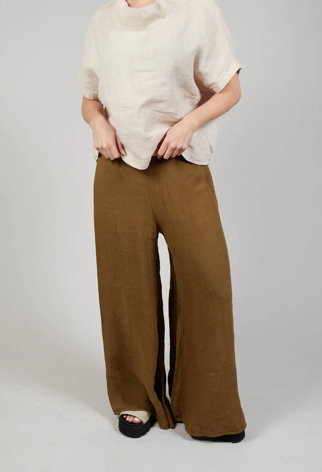 Maki Pants in Kaki